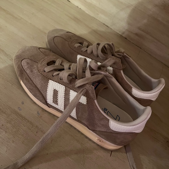 Back 70 Shoes - Back 70 Women's Taupe Suede Retro Runner with White Accents